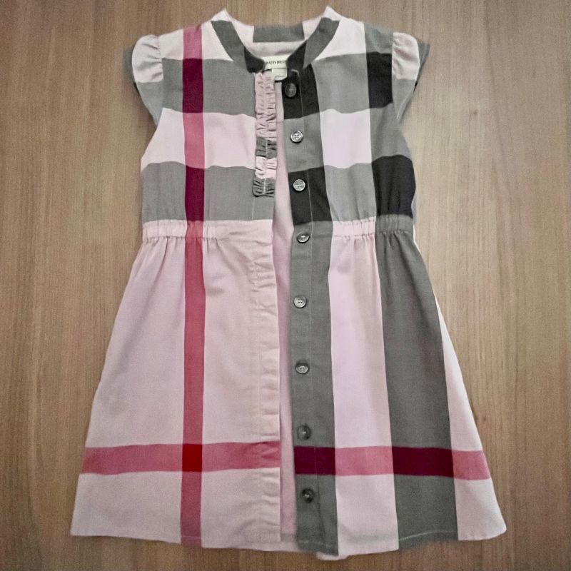 Burberry vestidos outlet 3 años