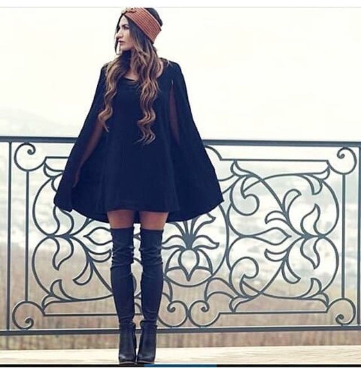 vestido capa preto