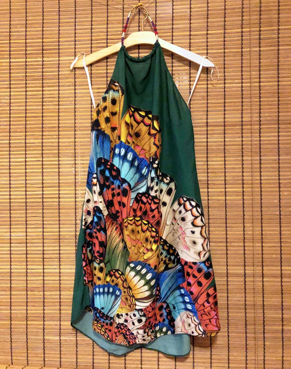vestido curto chuva de borboleta