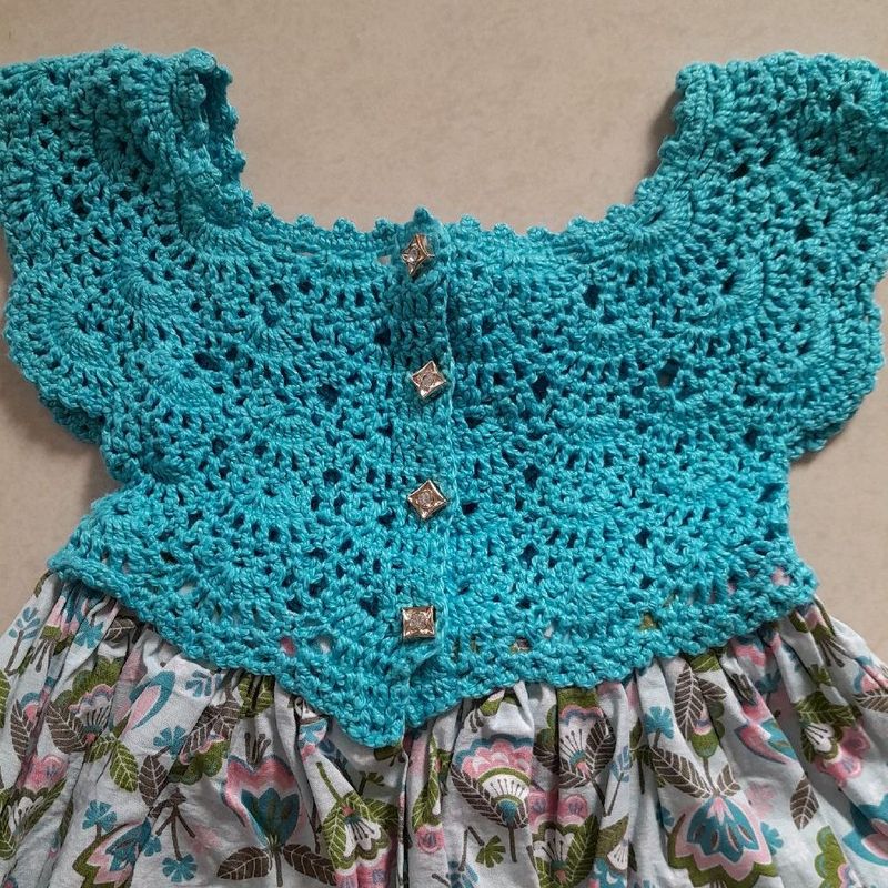 Vestido Crochê e Tecido (Li)  Roupa Infantil para Menina Crochê
