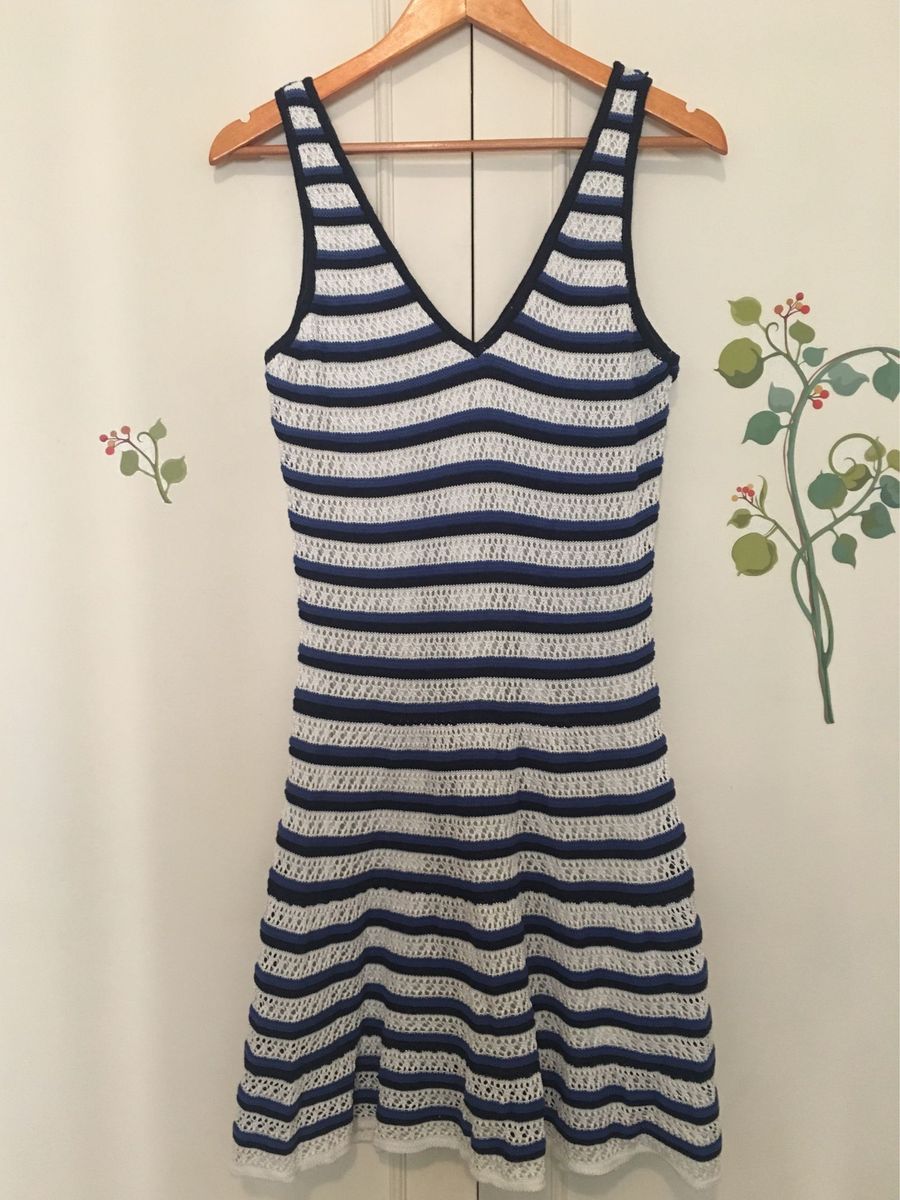 vestido de croche listrado