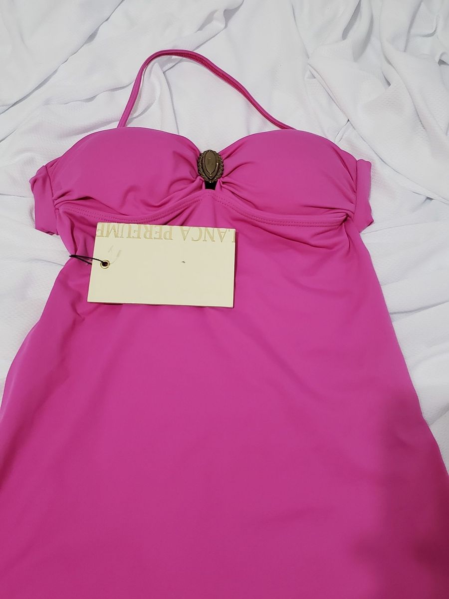 vestido rosa lança perfume