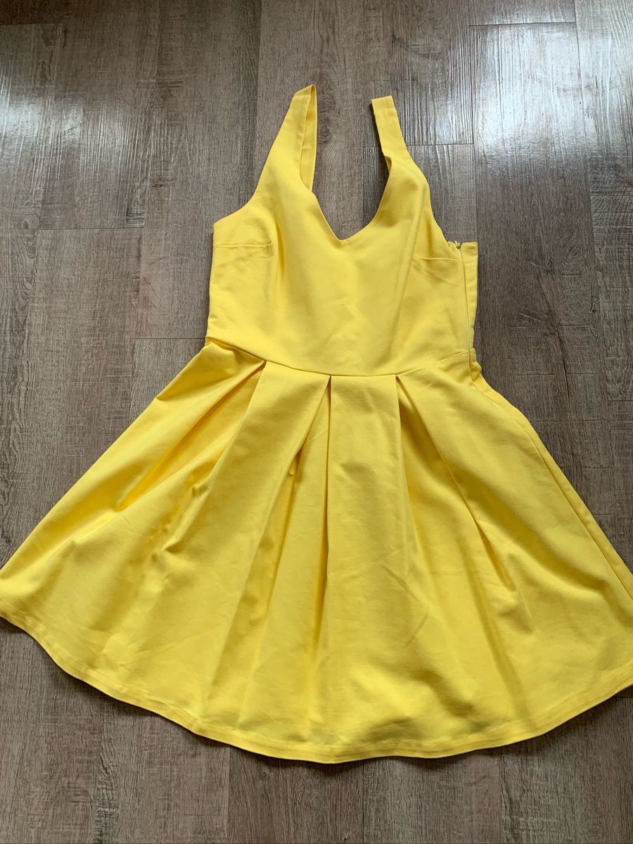 vestido rodado amarelo