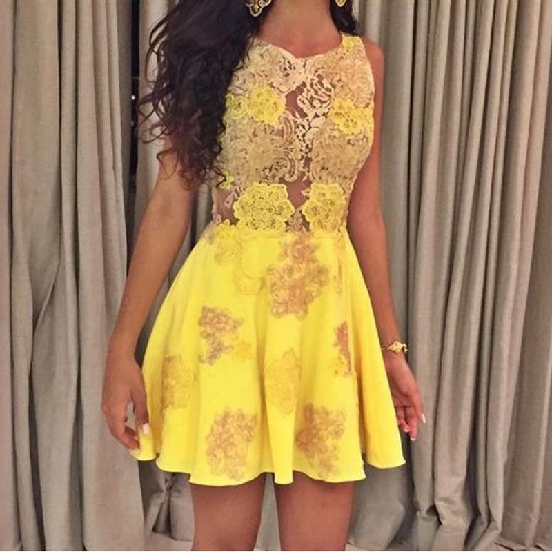 Vestido de festa amarelo hot sale curto