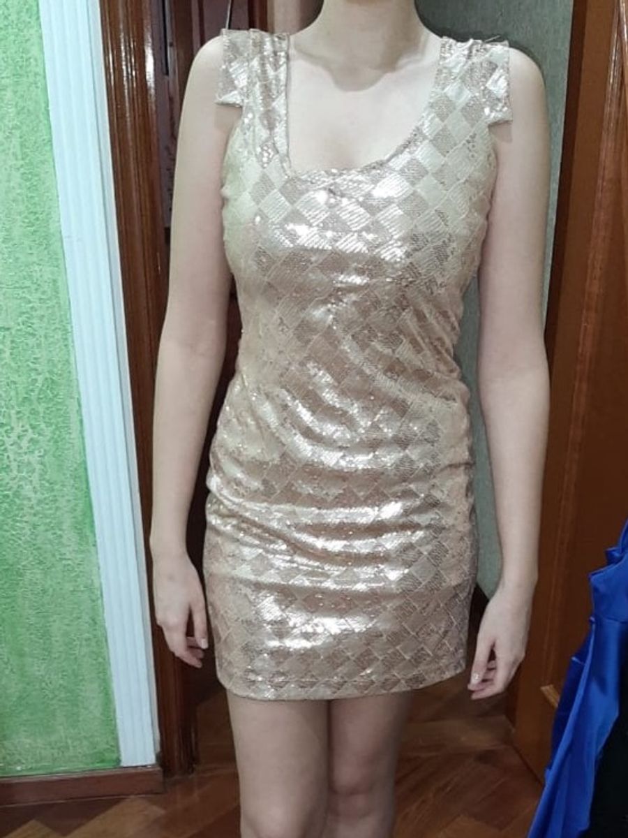 vestido cor champanhe curto