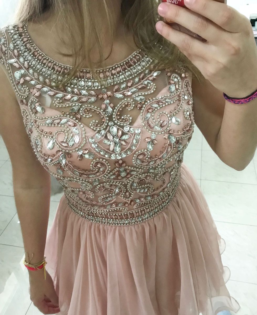 vestido curto em pedraria