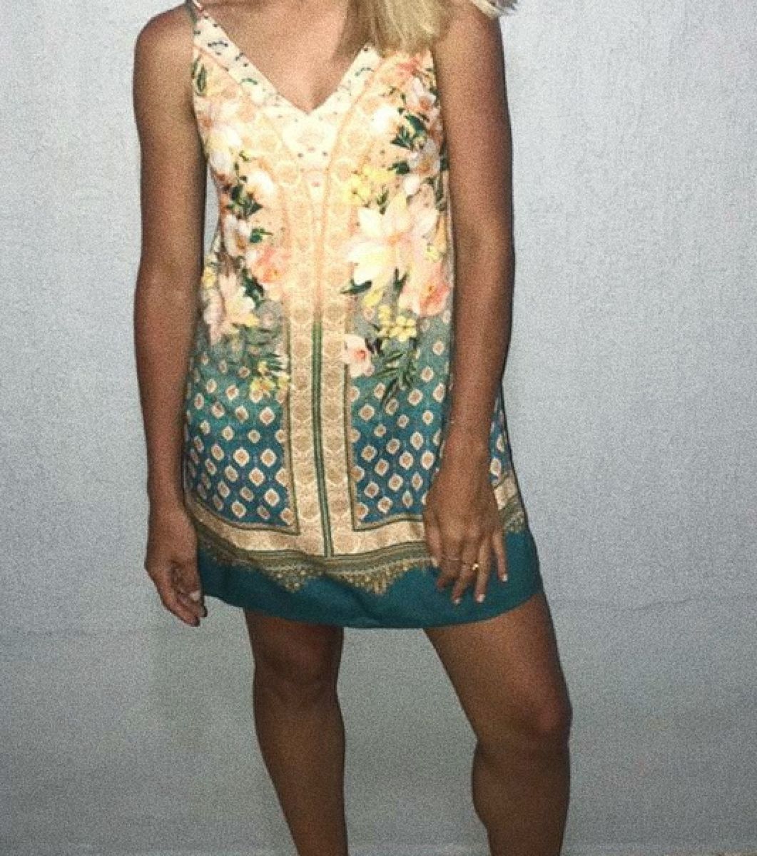 vestido curto carolita farm