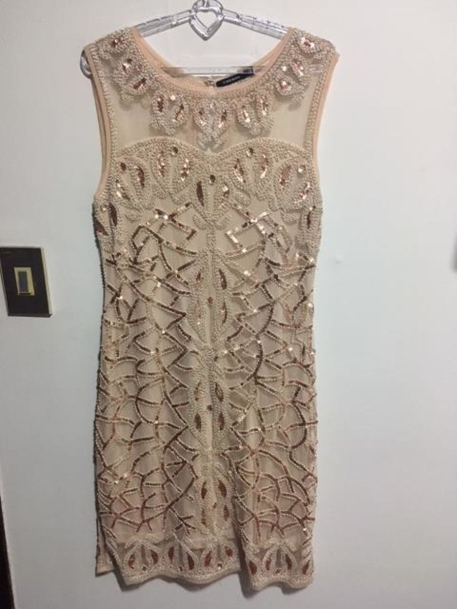 vestido paete nude