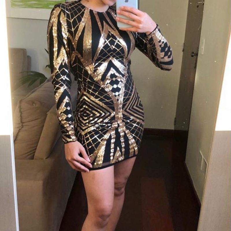 Vestido de festa curto preto hot sale com dourado