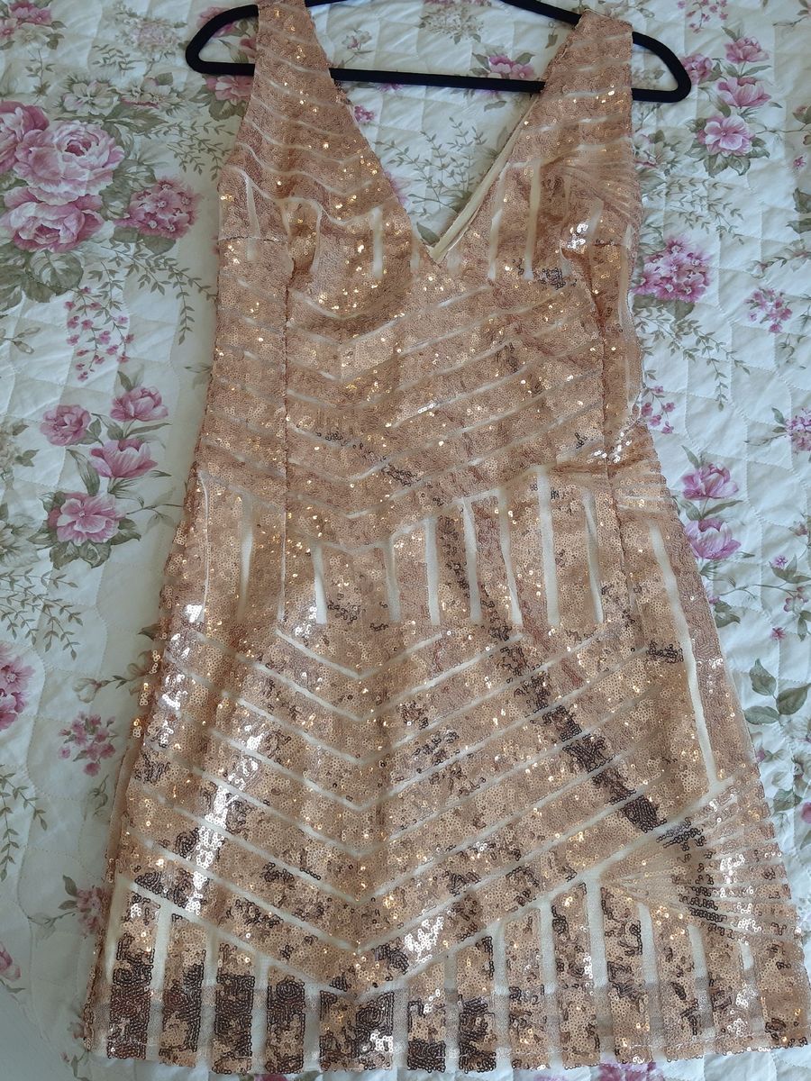 vestido curto rose gold