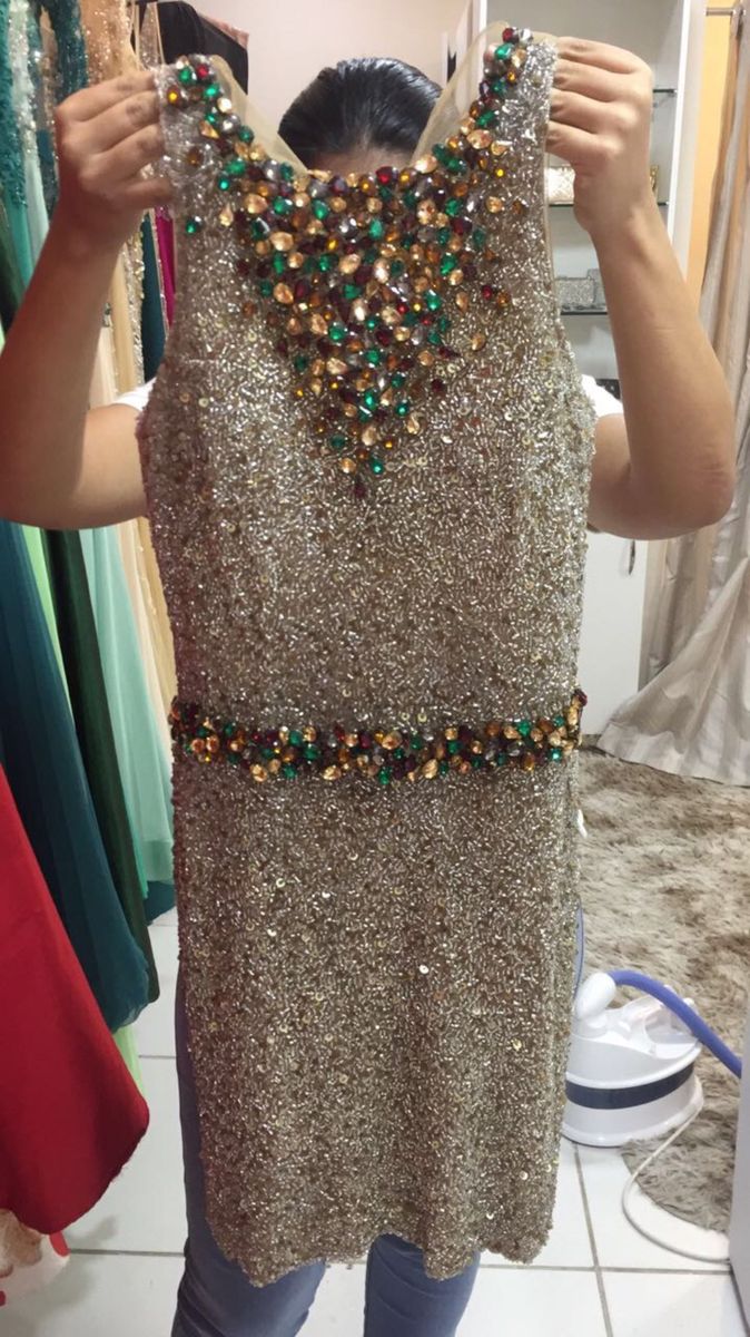 vestido curto de festa com pedraria