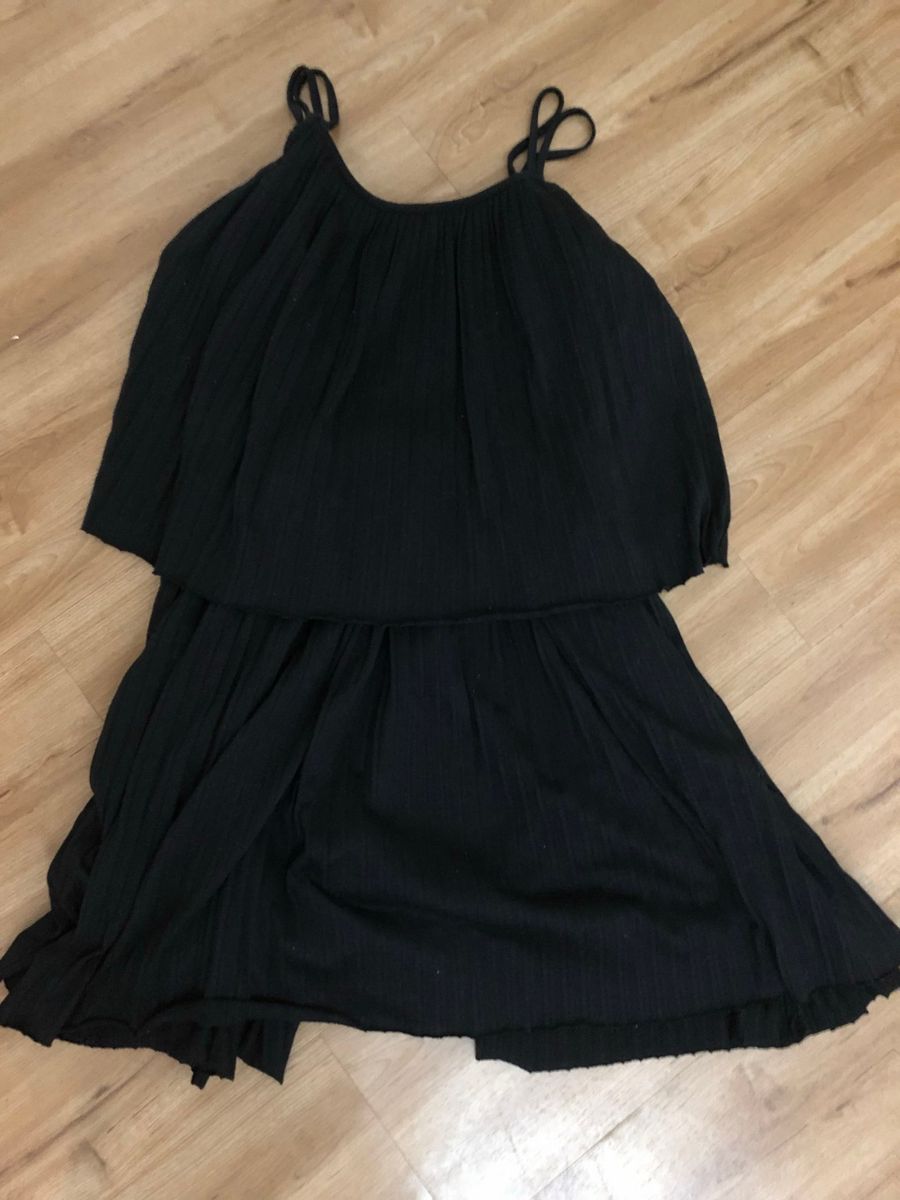 vestido preto curto soltinho