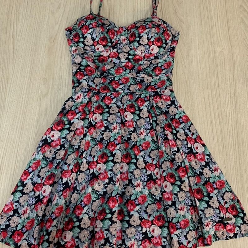 Vestidos curtos best sale rodados estampados