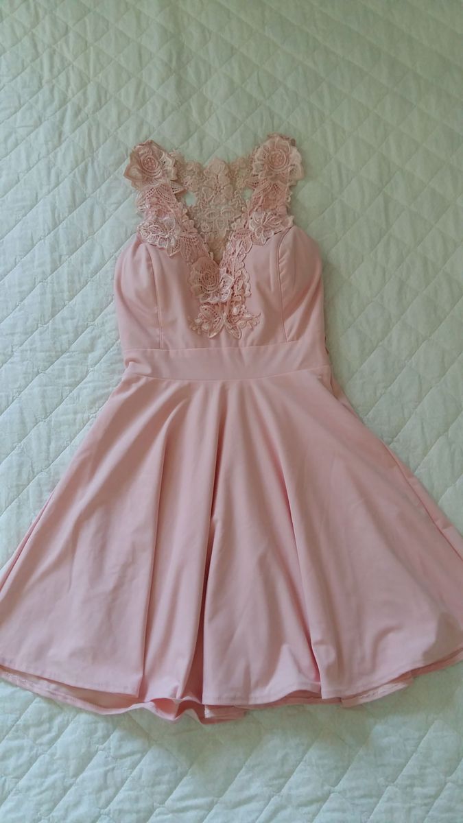 vestido rosa rodado curto