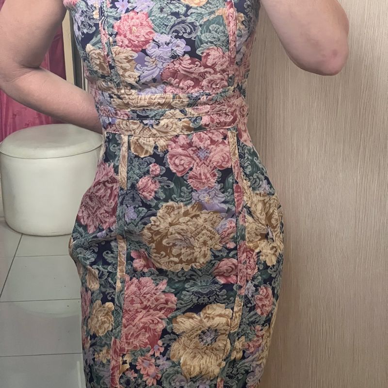 Vestido tubinho sale florido para casamento