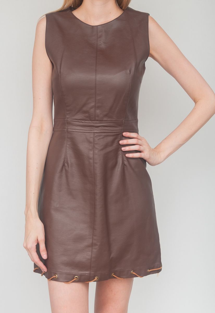 vestido couro marrom