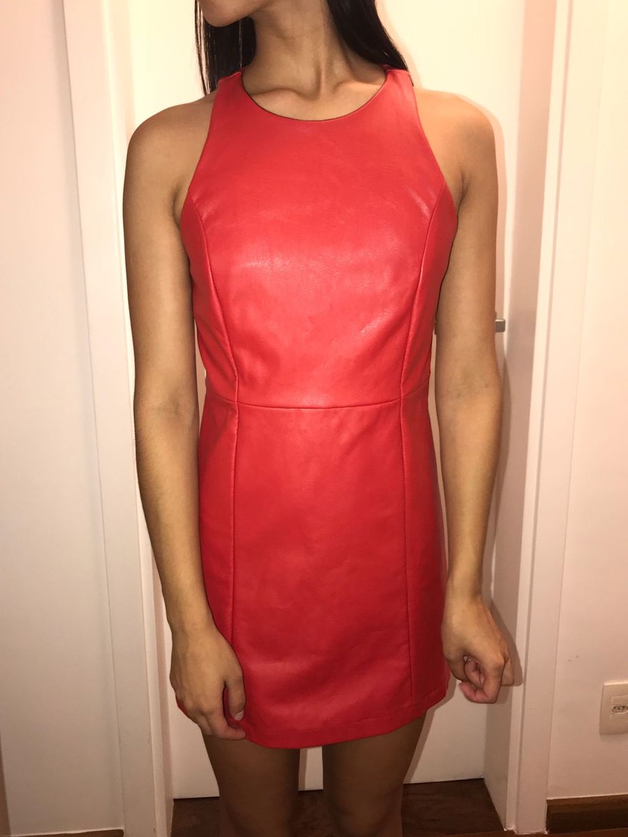 vestido de courino vermelho