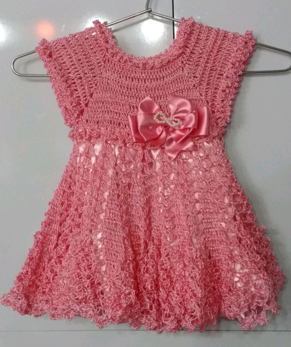 vestido de croche infantil branco e rosa