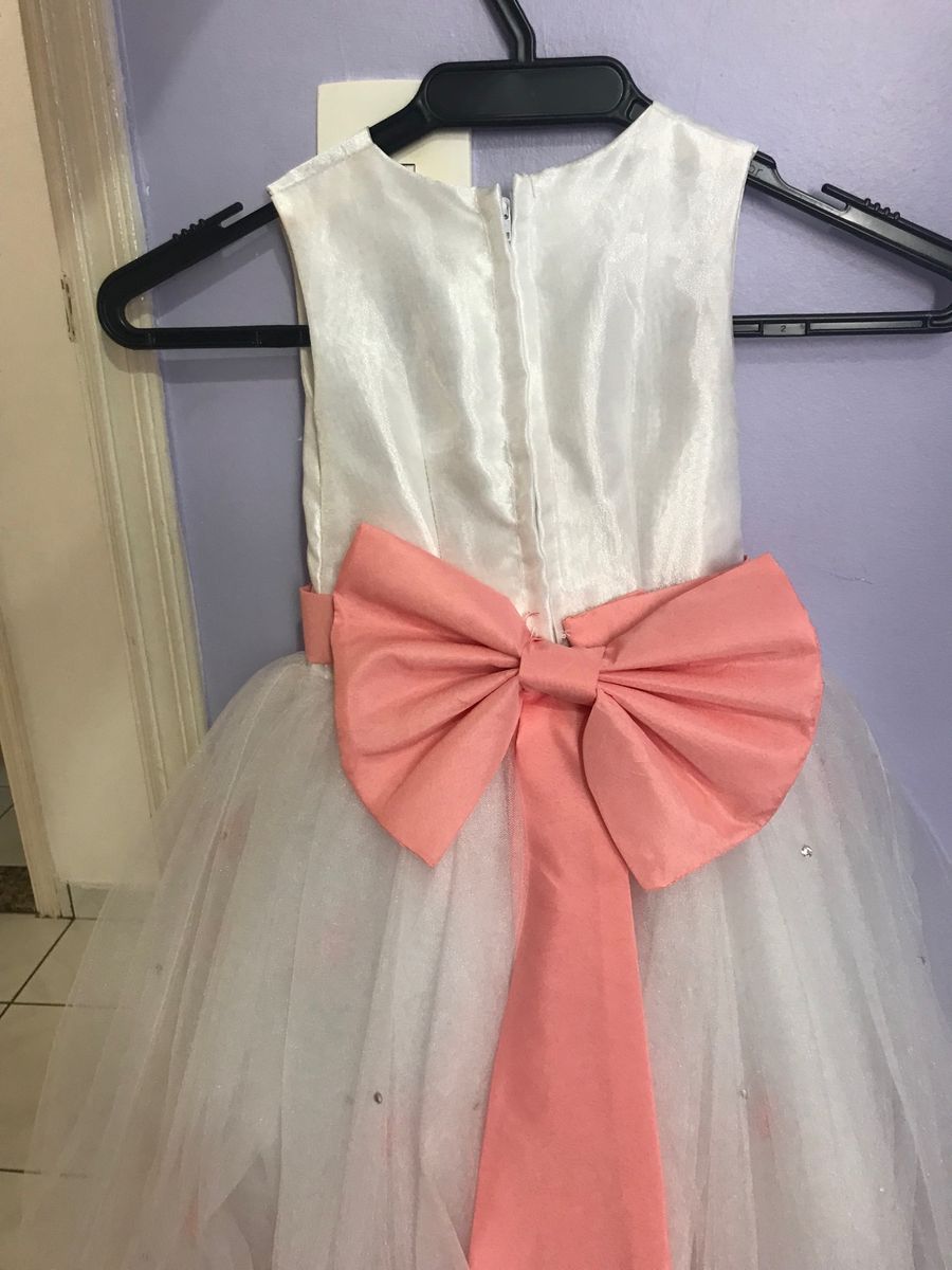 Vestido de daminha com 2024 petalas