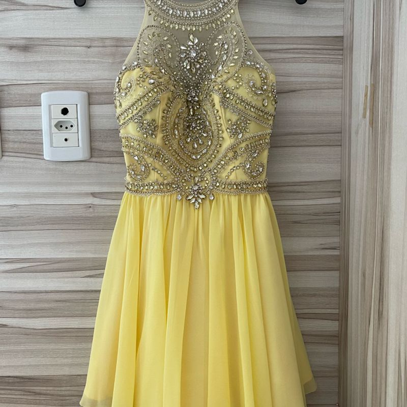 Vestido amarelo hot sale 15 anos