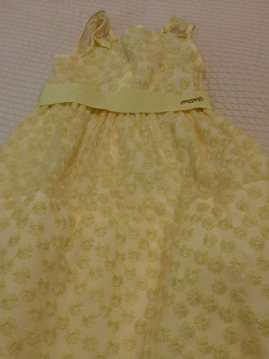 vestido momi amarelo