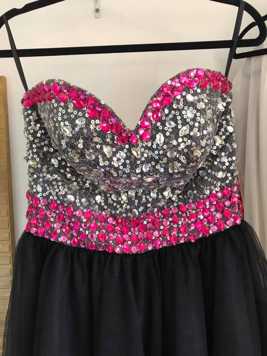 vestido de 15 anos preto e rosa