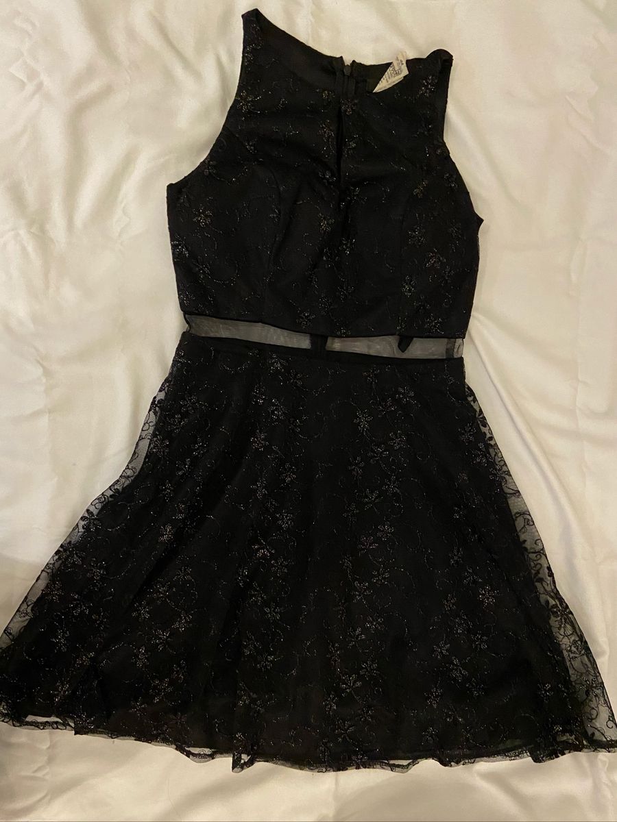 Vestido preto com brilho curto best sale para festa