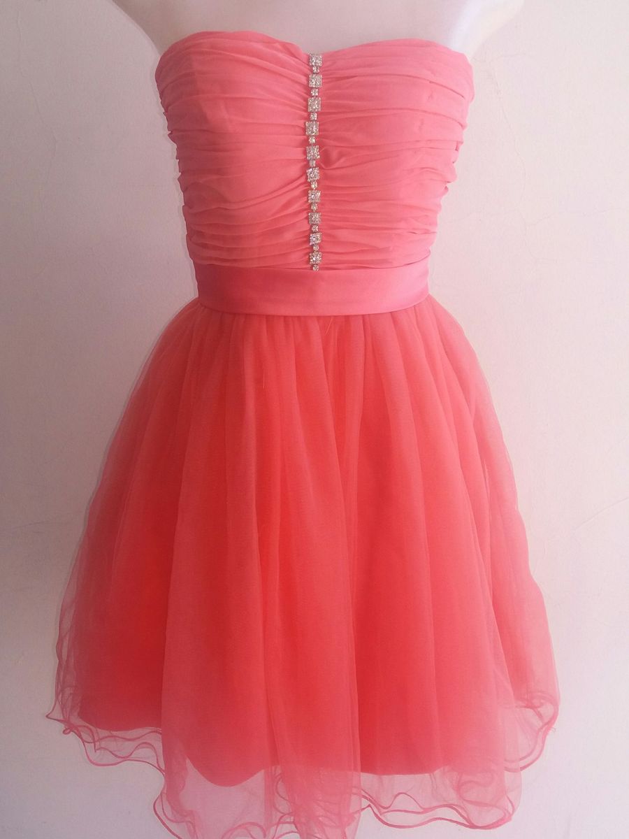 vestido curto com saia de tule