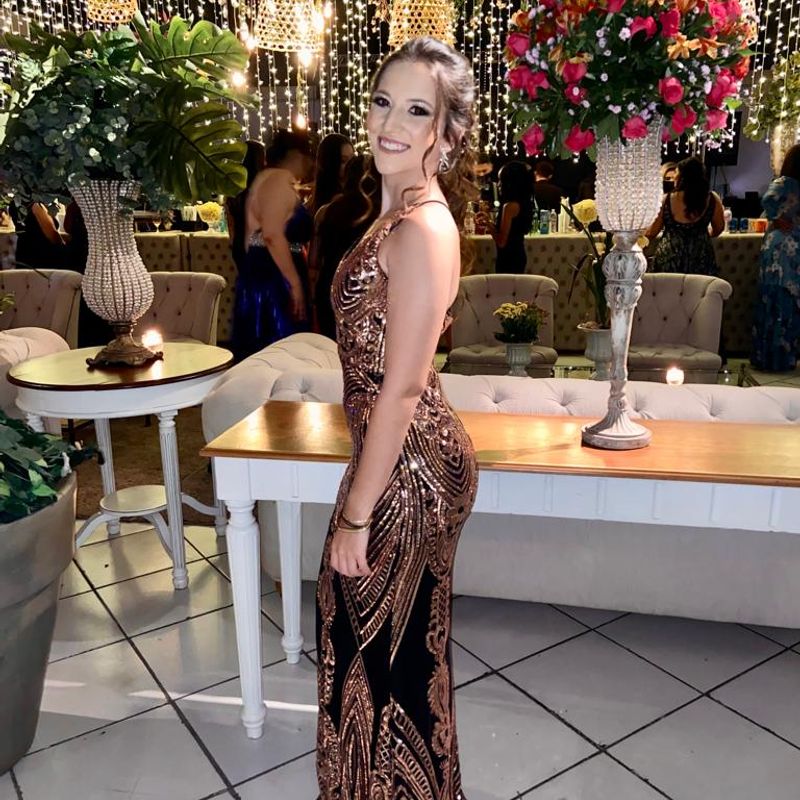 Vestido de formatura 2024 preto e dourado