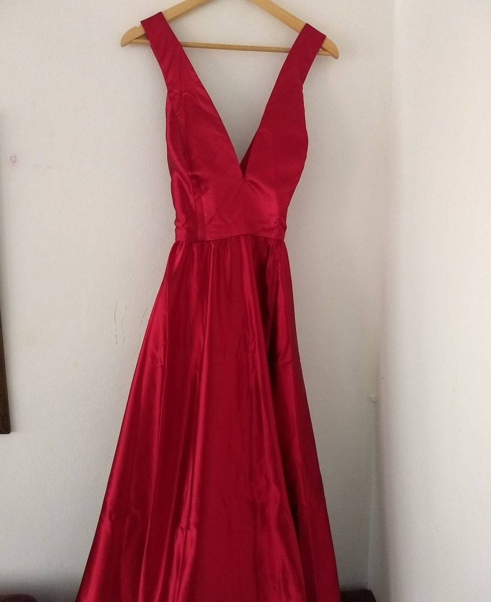 vestido de cetim longo vermelho