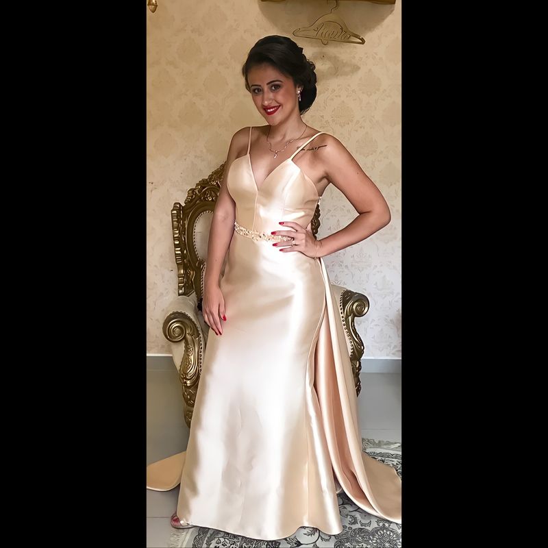 Vestido de festa longo best sale com calda