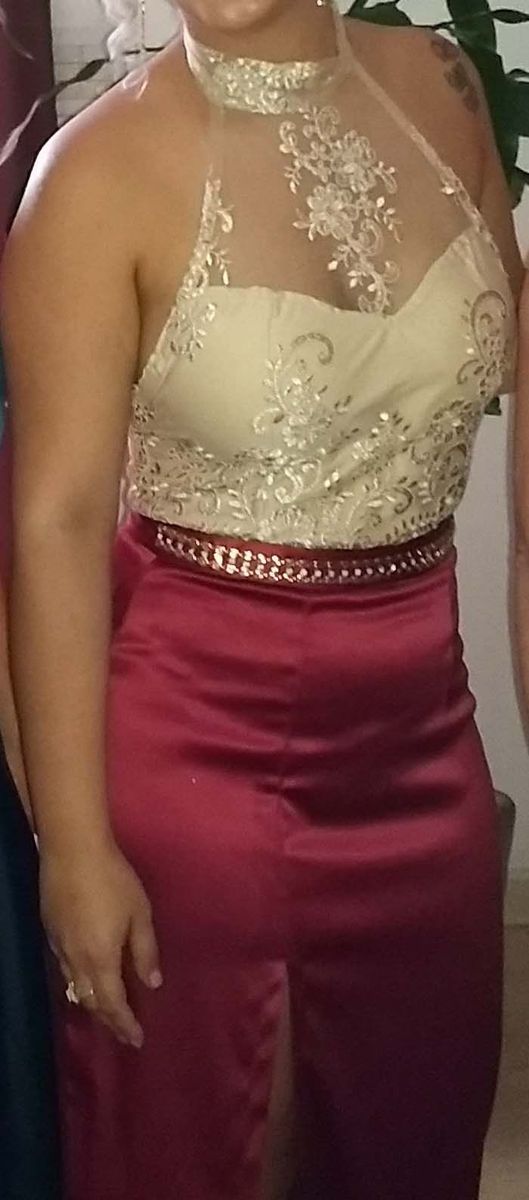 vestido de madrinha marsala com dourado