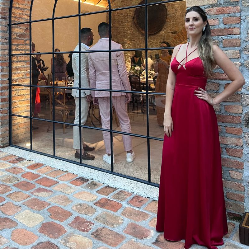 Vestido de festa 2024 na cor marsala