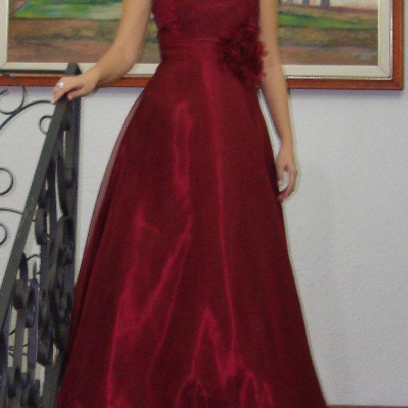 Vestido de madrinha marsala tomara hot sale que caia