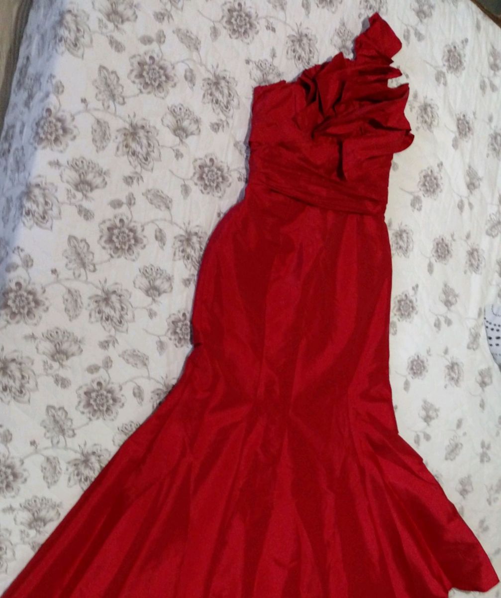 vestido de festa longo vermelho sangue