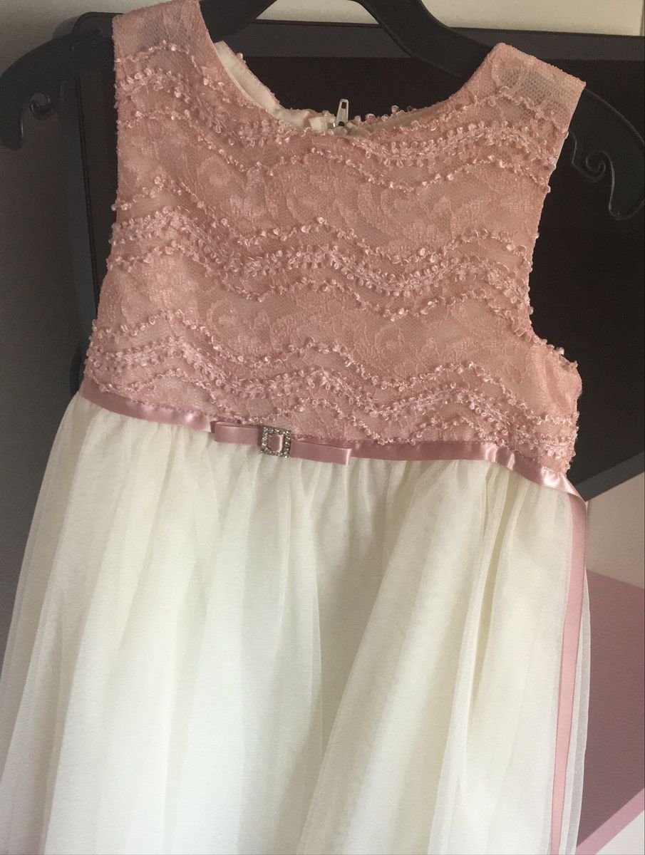 vestido de voal com renda