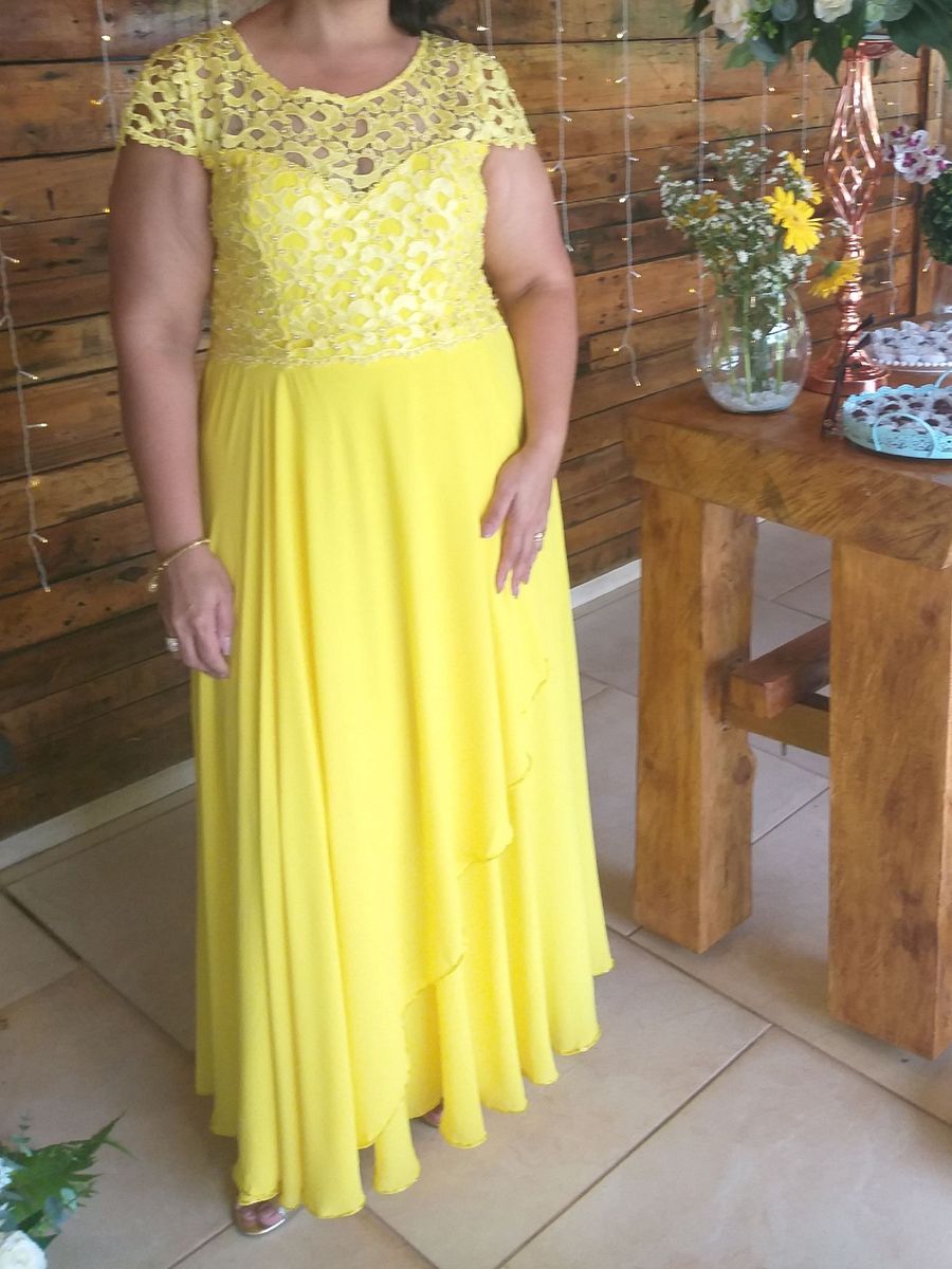 vestido de madrinha amarelo plus size