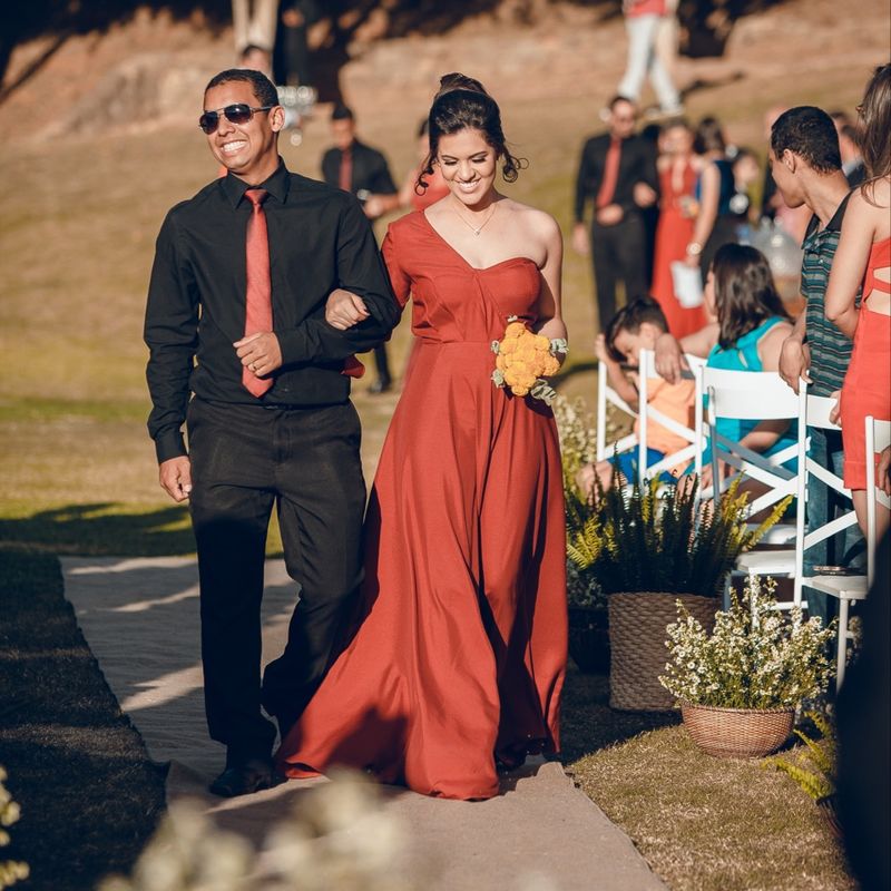 Vestido de best sale casamento vermelho marsala