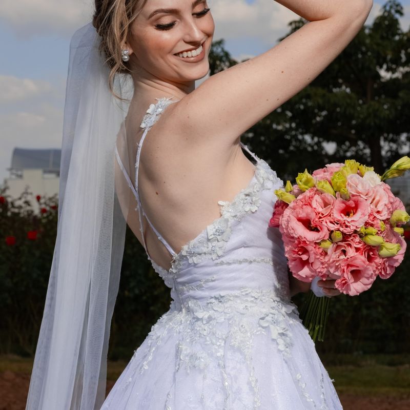 BADAJOZ Vestido de noiva princesa em tule com decote transparente