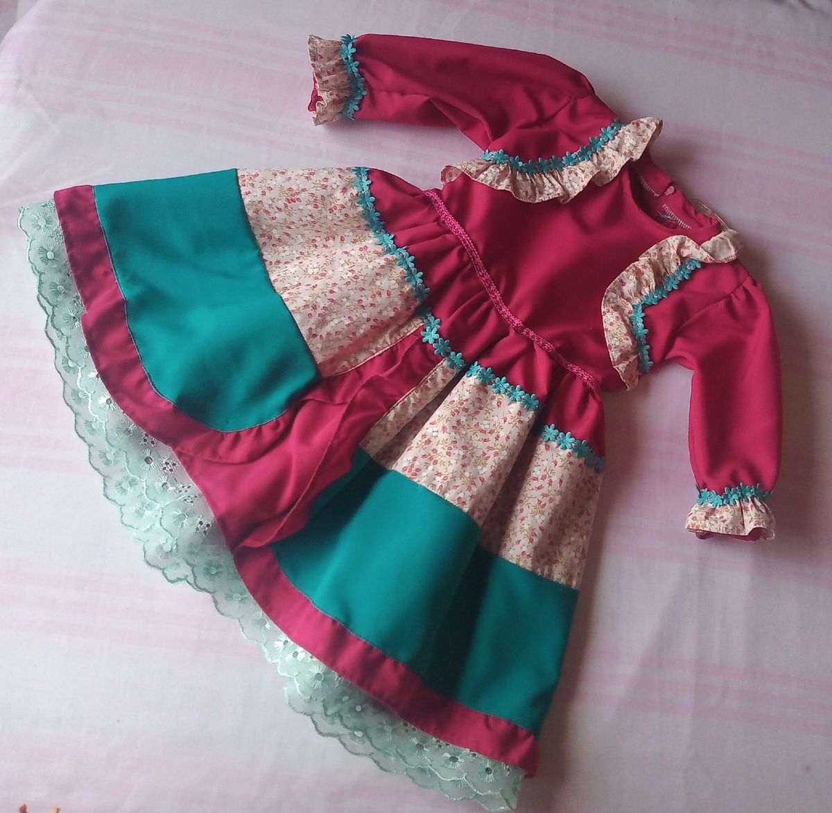 vestido de prenda para bebe