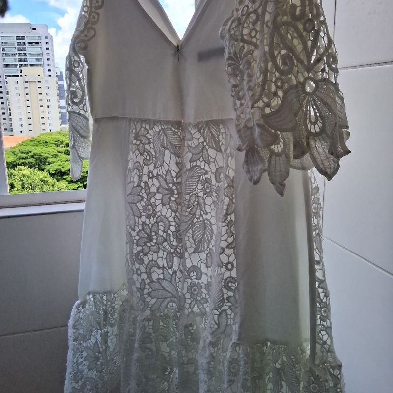 Vestido de best sale renda ombro caido