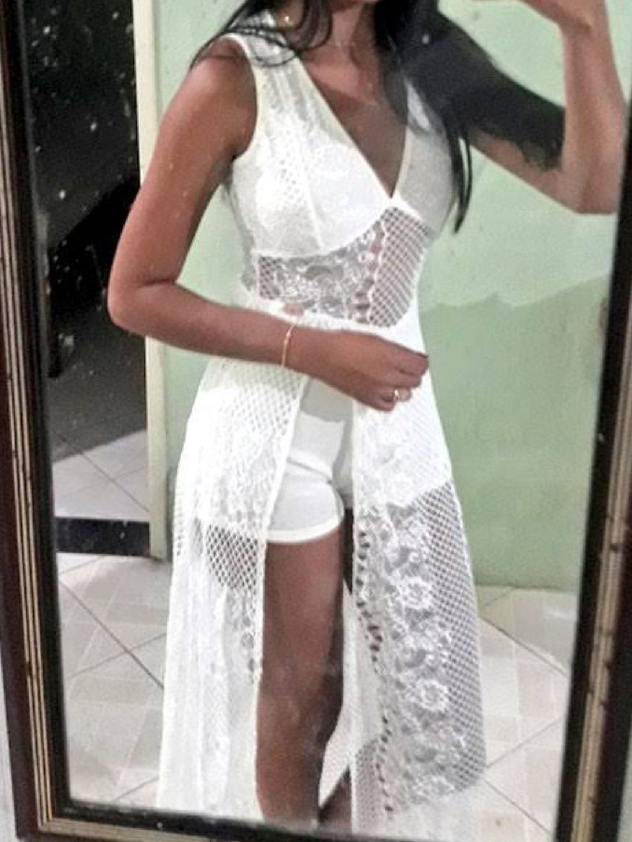 vestido com renda transparente