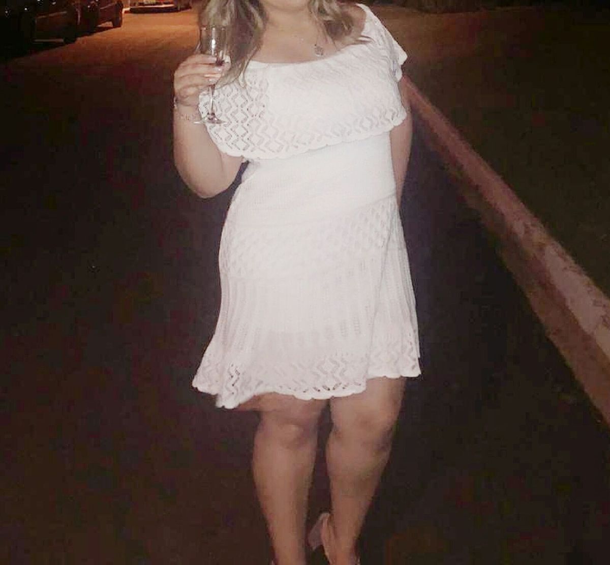 vestido branco de tricô