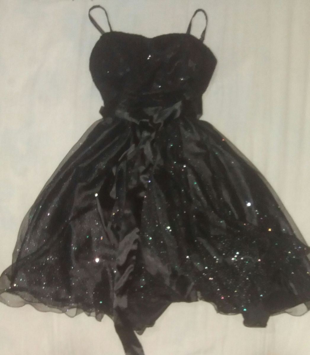 vestido debutante preto curto