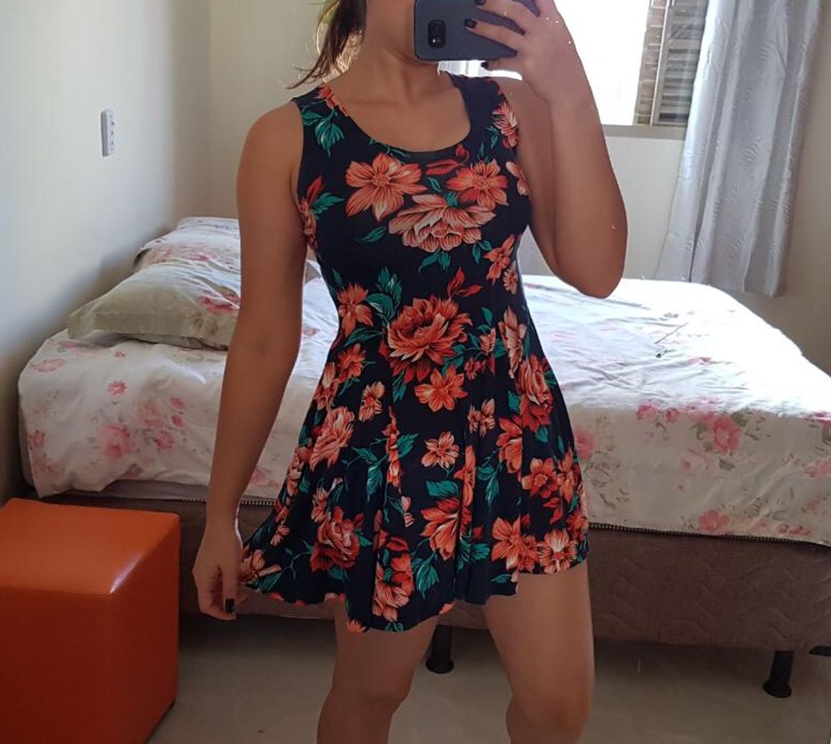 vestido tubinho bordado