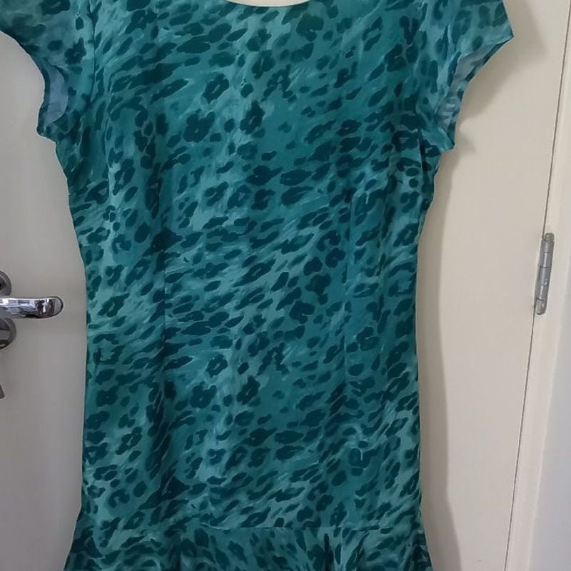 Vestido em Polister Estampado de Ona Verde Talita Kume Nmero 40 Novo |  Talita Kume Nunca Usado 94998134 | enjoei