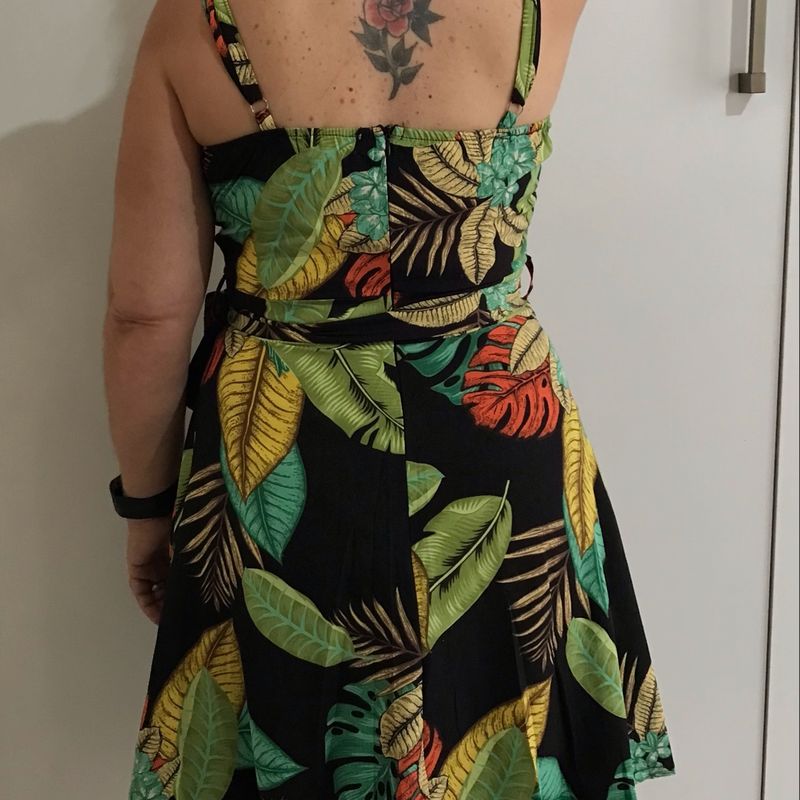 Vestido estampado store com fundo preto