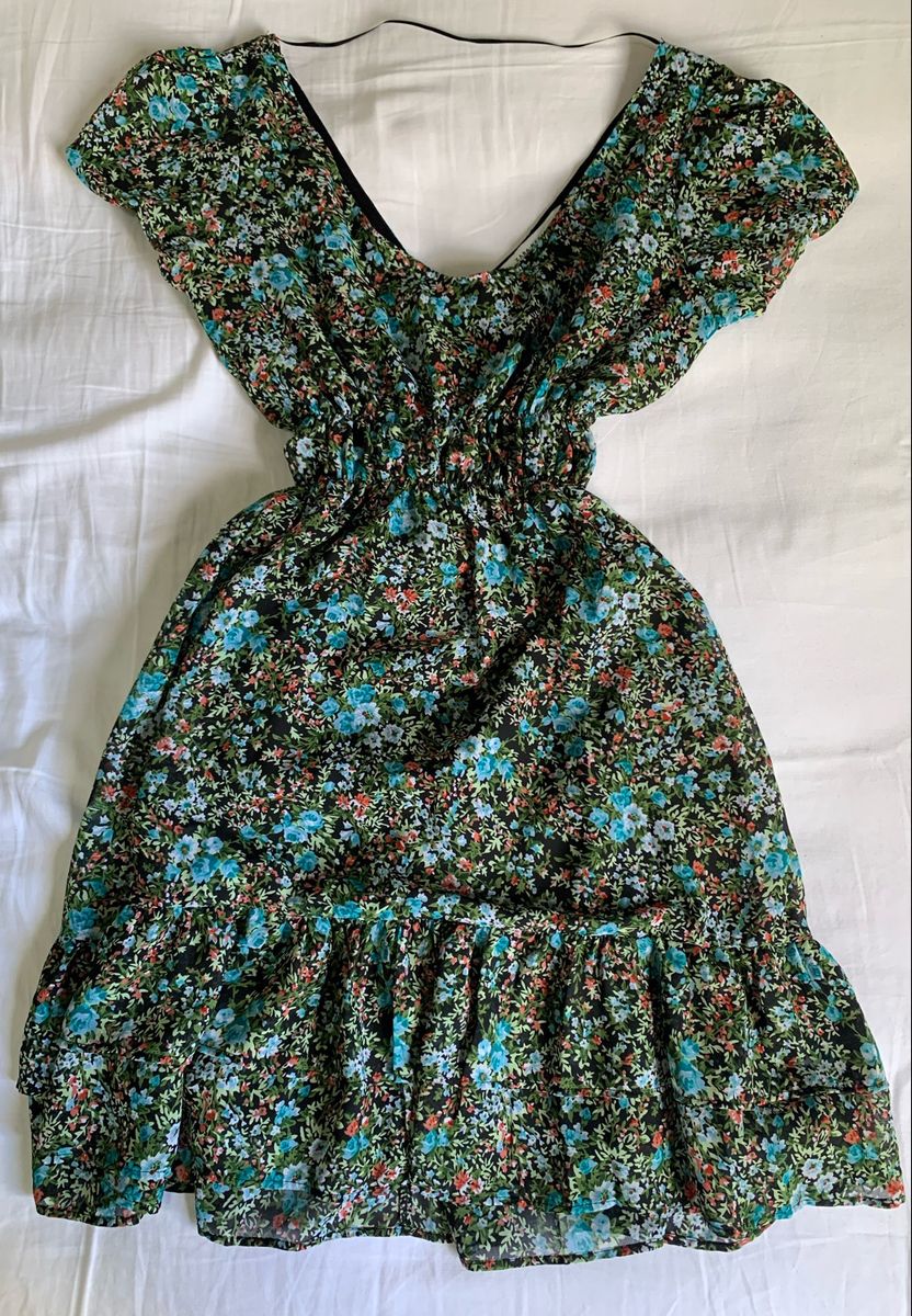 vestido estampado floral curto