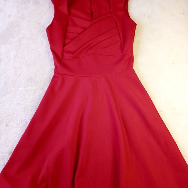 Vestido rodado 2024 acinturado vermelho