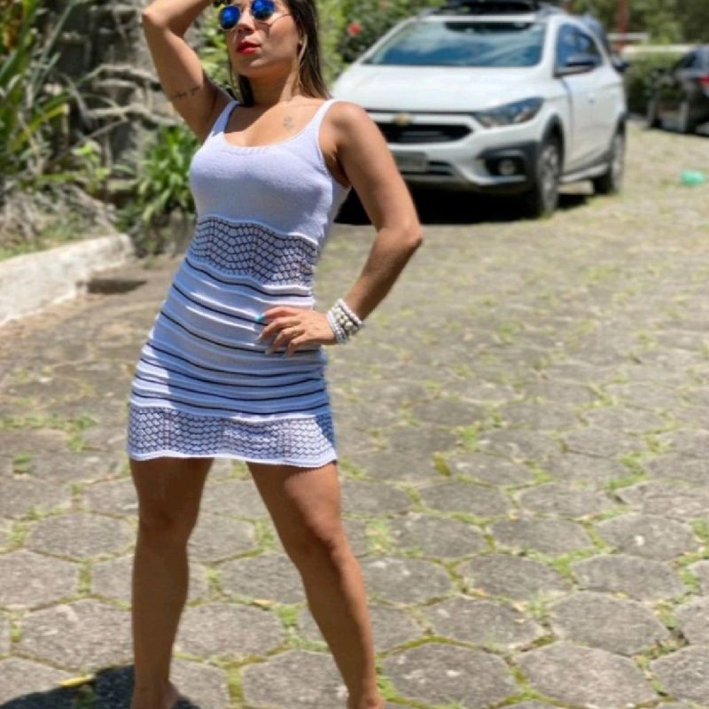 Vestido Feminino Branco Curto e Discreto Tricô Saída de Praia Moda